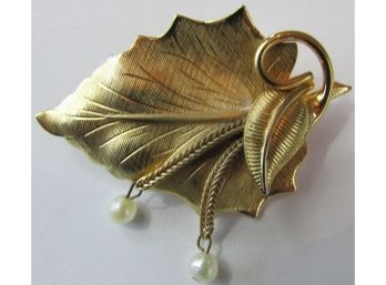 Vintage LEAF BROOCH PIN, Faux Pearl Accent, Florentine Finish Gold Tone Base Metal Construction