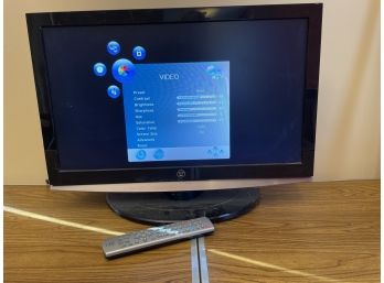 Westinghouse LCD TV 26' & Remote, Both Work Great