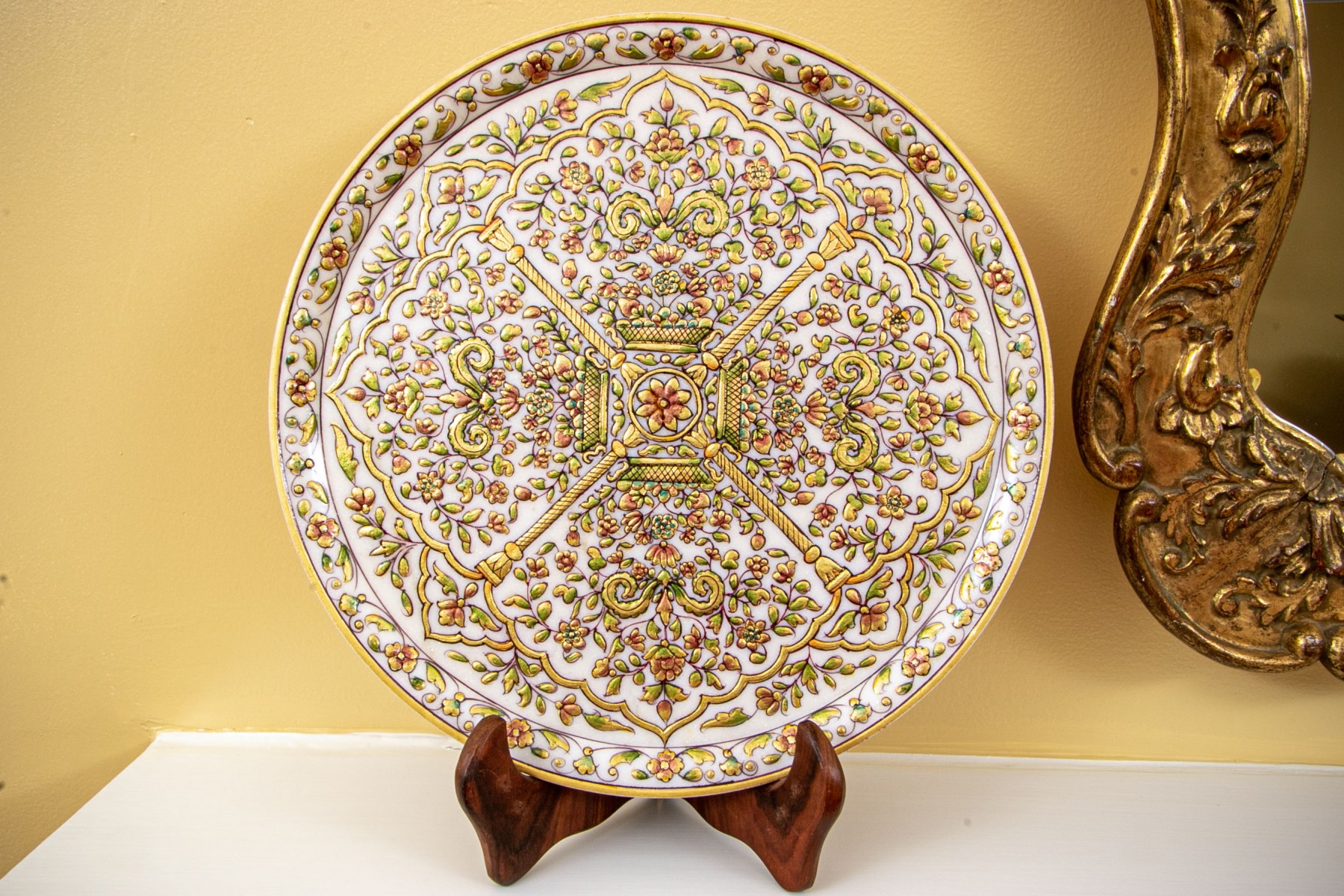 a colorful antique dish sold on an AuctionNinja marketplace.