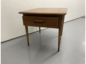 103 Lane Acclaim Mid-Century Modern Side Table Nightstand