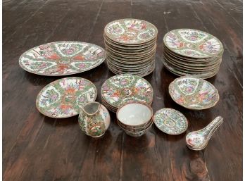 106 Lot Of 40 Pieces/ Vintage Rose Medallion Chinese Porcelain China