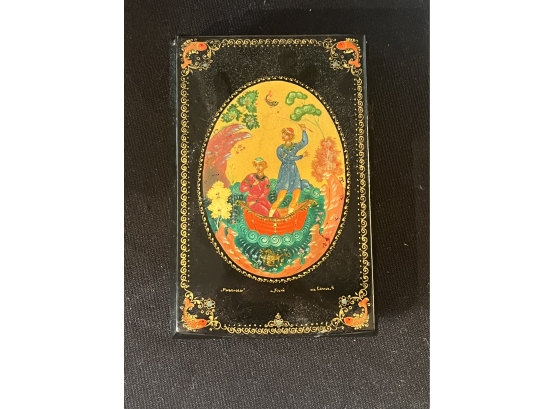 RUSSIAN LACQUER MINIATURE BOX With HINGE LID