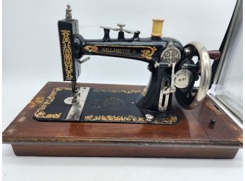 Fantastic Antique Willamette Sewing Machine In Case