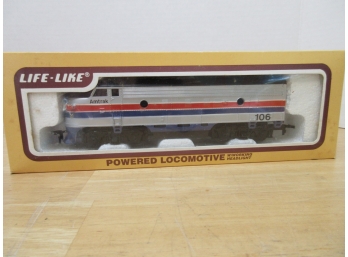 Life Like HO Scale Amtrak Locomotive (BOX1)