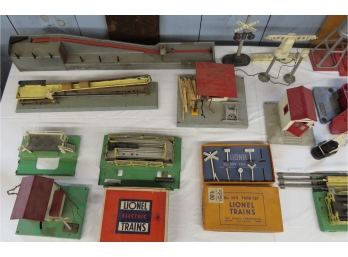 LOT LIONEL ACCESSORIES AS IS SOME MISSING PARTS