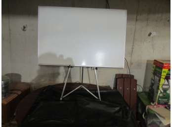 WHITE BOARD, STAND & CARRY BAG