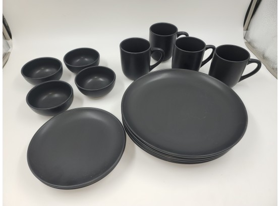 Black Dinnerware Dish Set (plates, Bowls & Mugs)