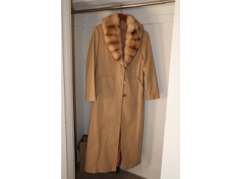 Tan Overcoat With Fur Trim - Also Medium