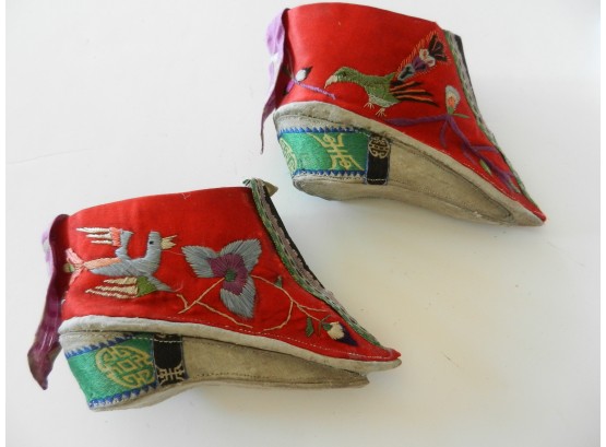 Vintage Chinese Embroidered Red Silk Lotus Foot Shoes  Birds Green Heel   (DP86)